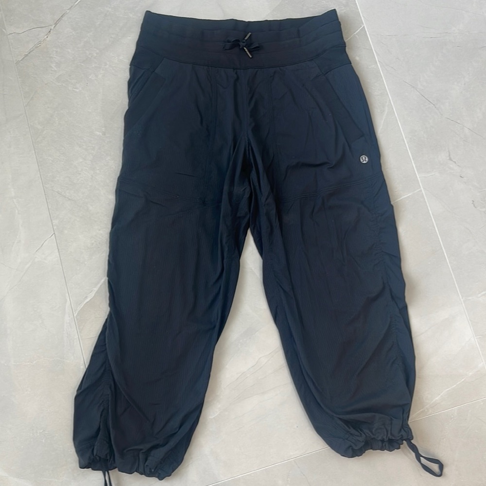 Lululemon cropped lightweight pants